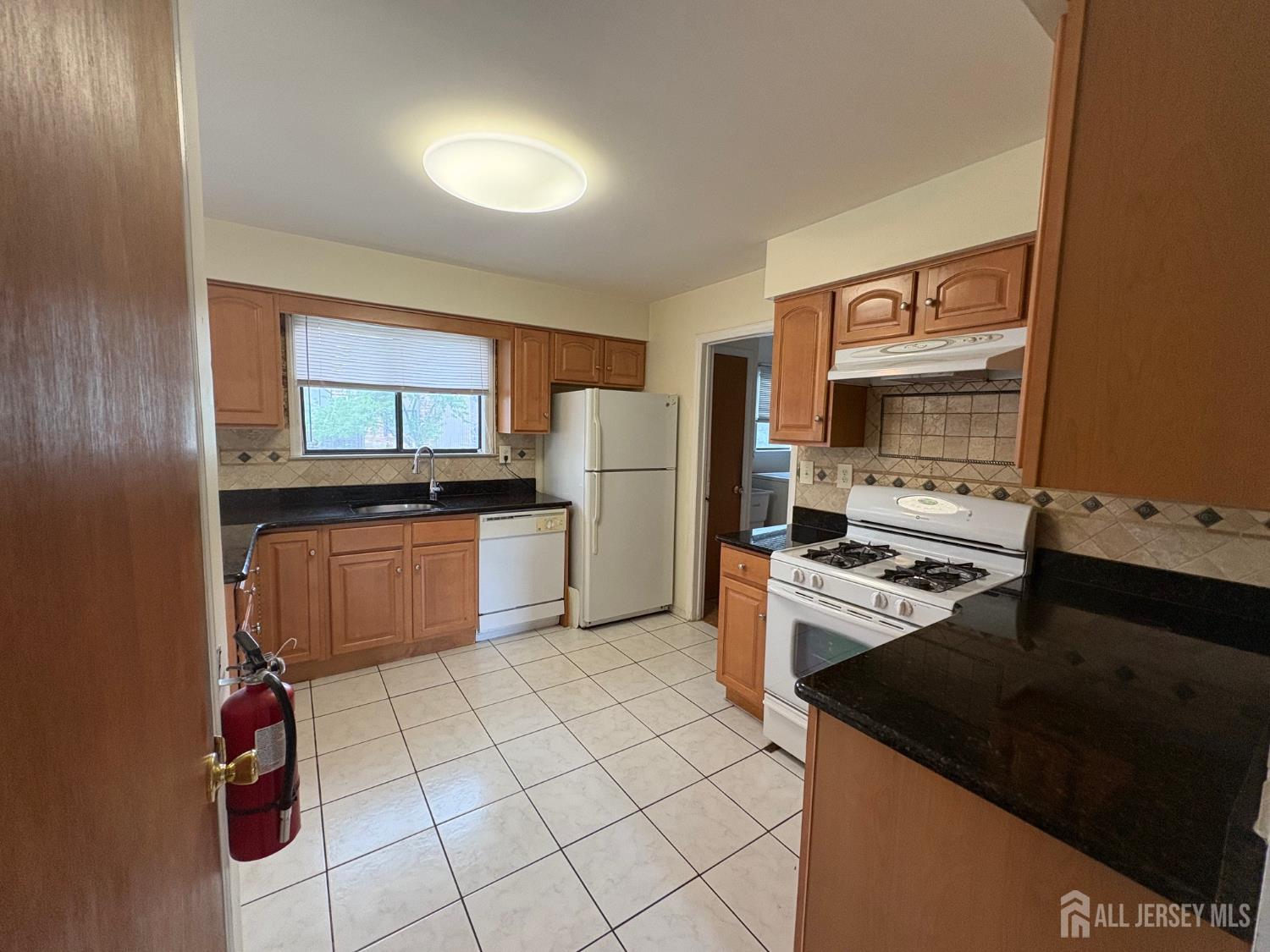 4 La Valencia Road, Old Bridge, New Jersey image 14