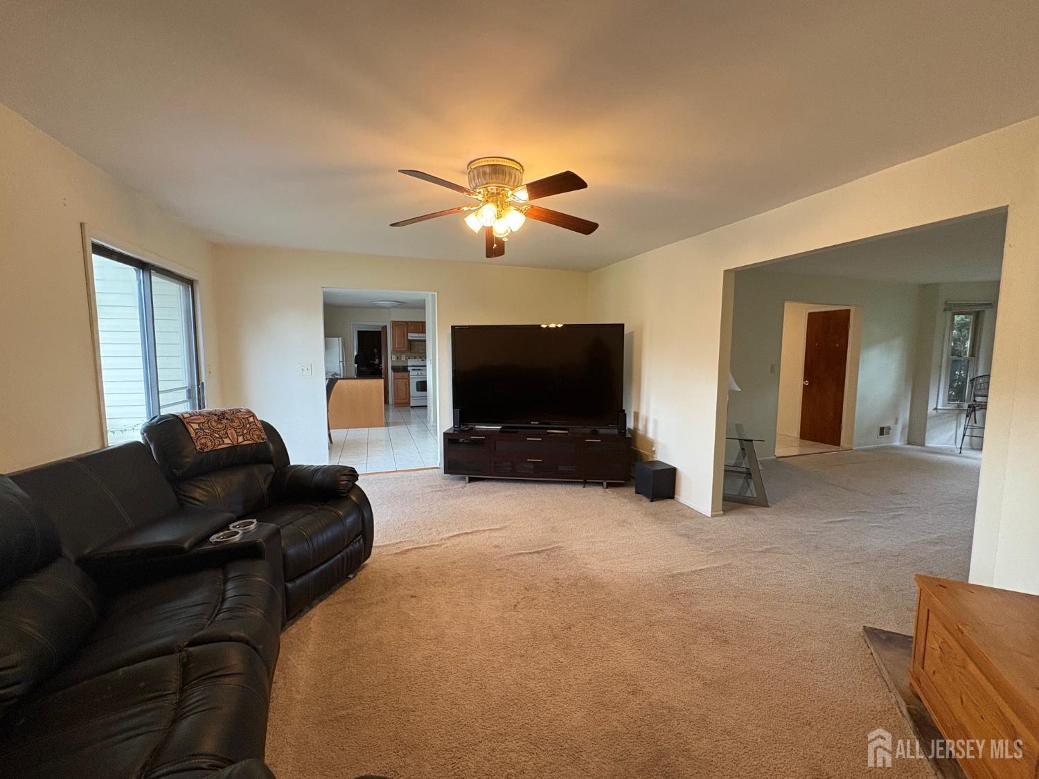 4 La Valencia Road, Old Bridge, New Jersey image 9