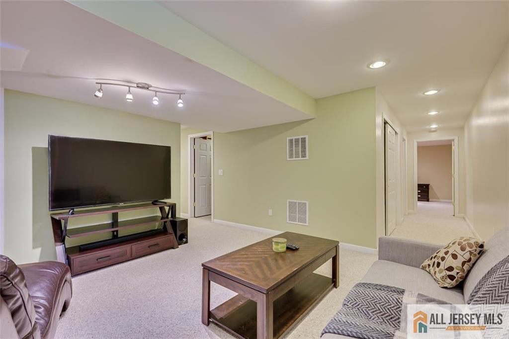 South Brunswick, New Jersey, 08852, United States, 4 Bedrooms Bedrooms, ,4 BathroomsBathrooms,Residential,Active,2019807