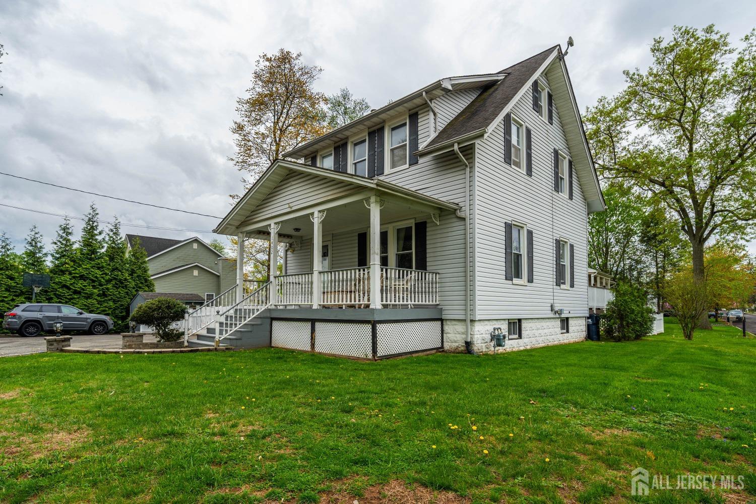 1402 Glenwood Drive, Piscataway, New Jersey image 2
