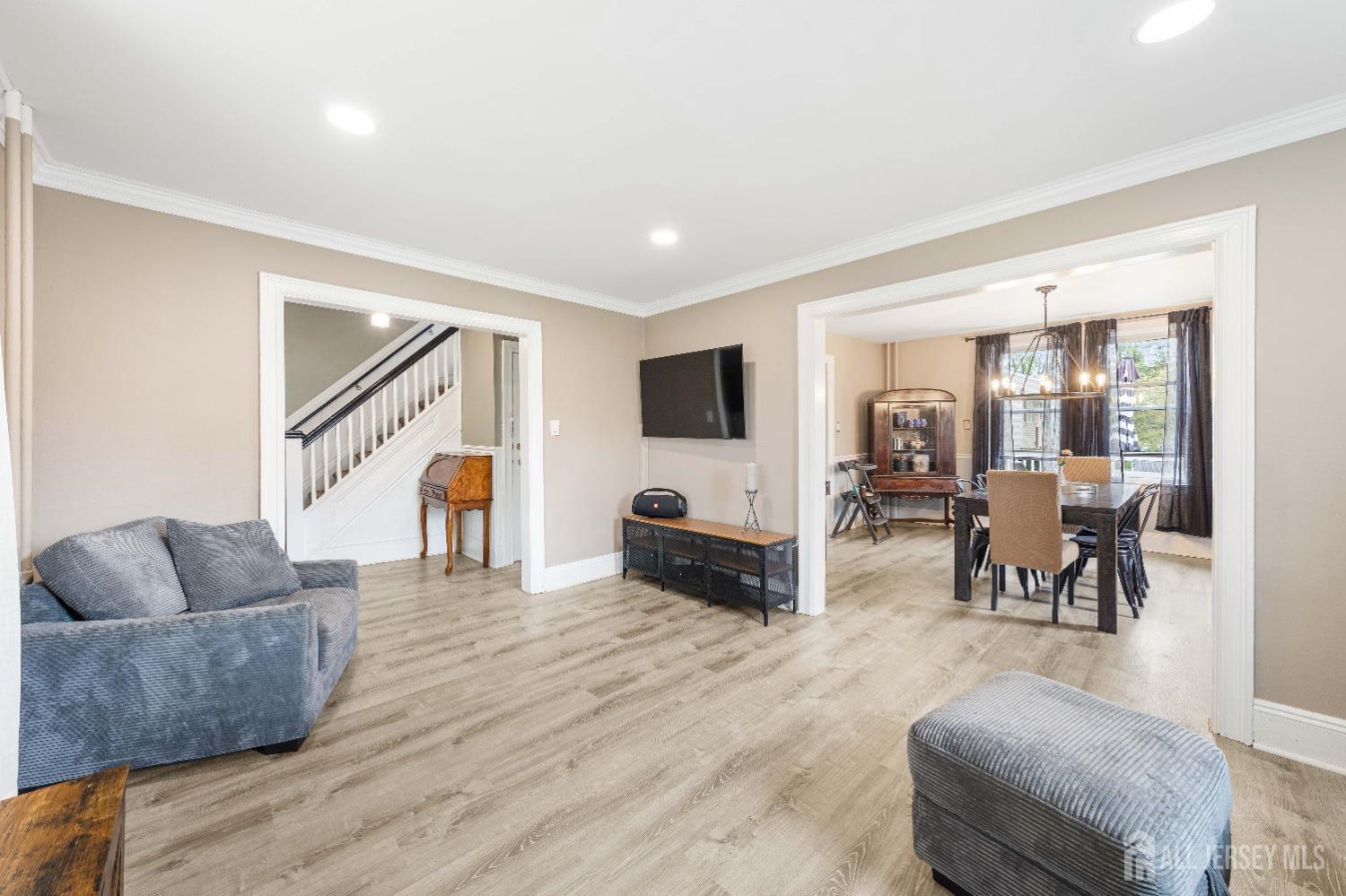 1402 Glenwood Drive, Piscataway, New Jersey image 5