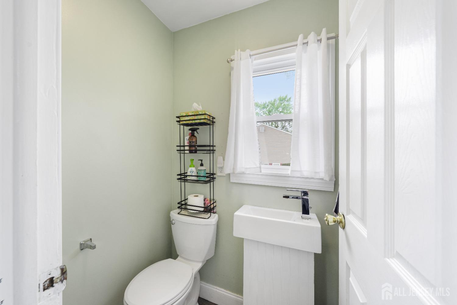 1402 Glenwood Drive, Piscataway, New Jersey image 11