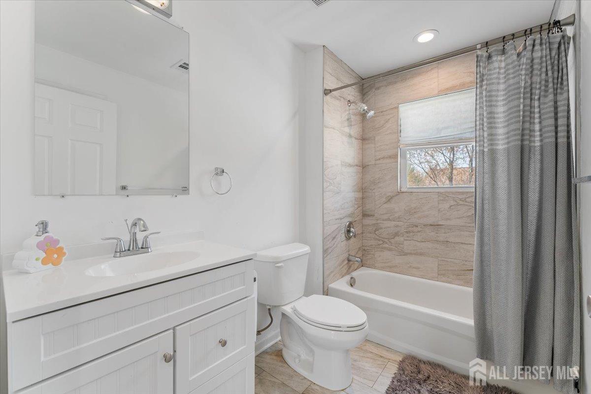 117 W Francis Street, Iselin, New Jersey image 29