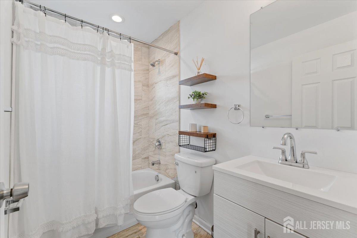 117 W Francis Street, Iselin, New Jersey image 18