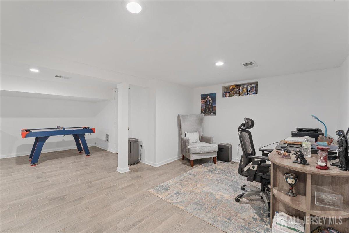 117 W Francis Street, Iselin, New Jersey image 35