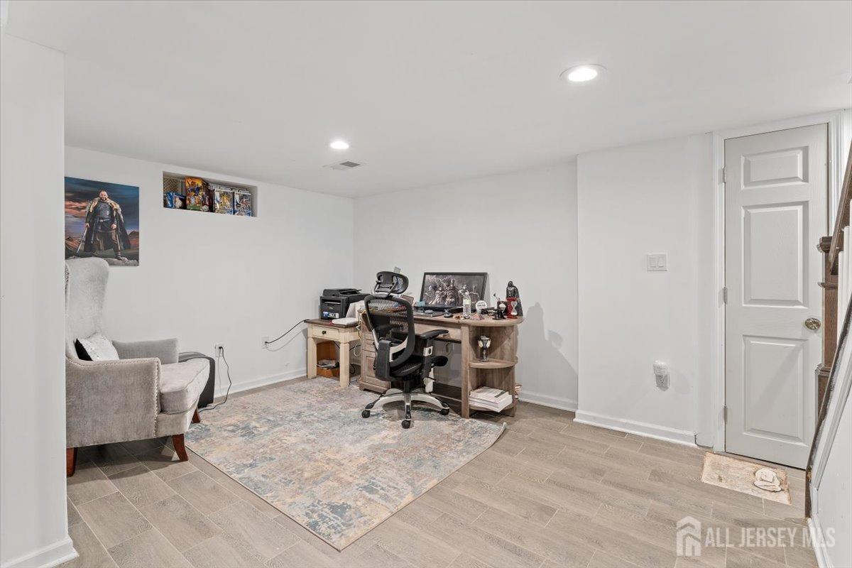 117 W Francis Street, Iselin, New Jersey image 34