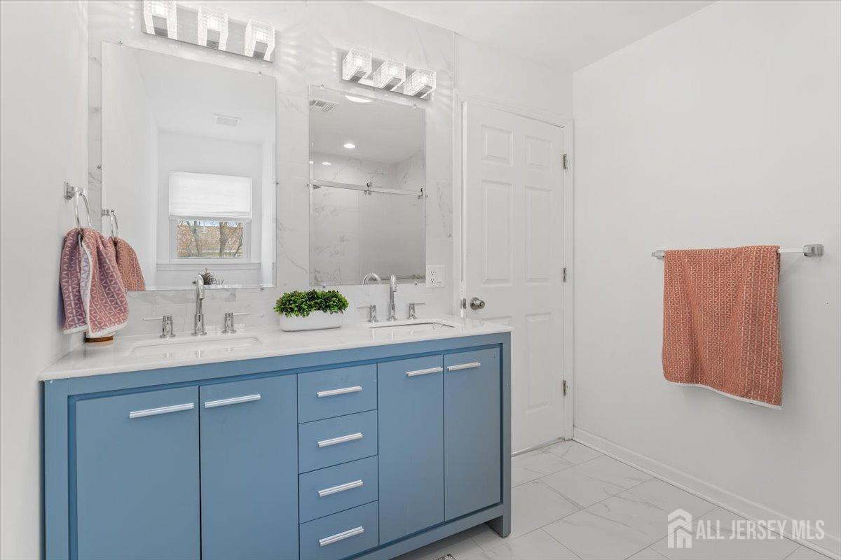 117 W Francis Street, Iselin, New Jersey image 24