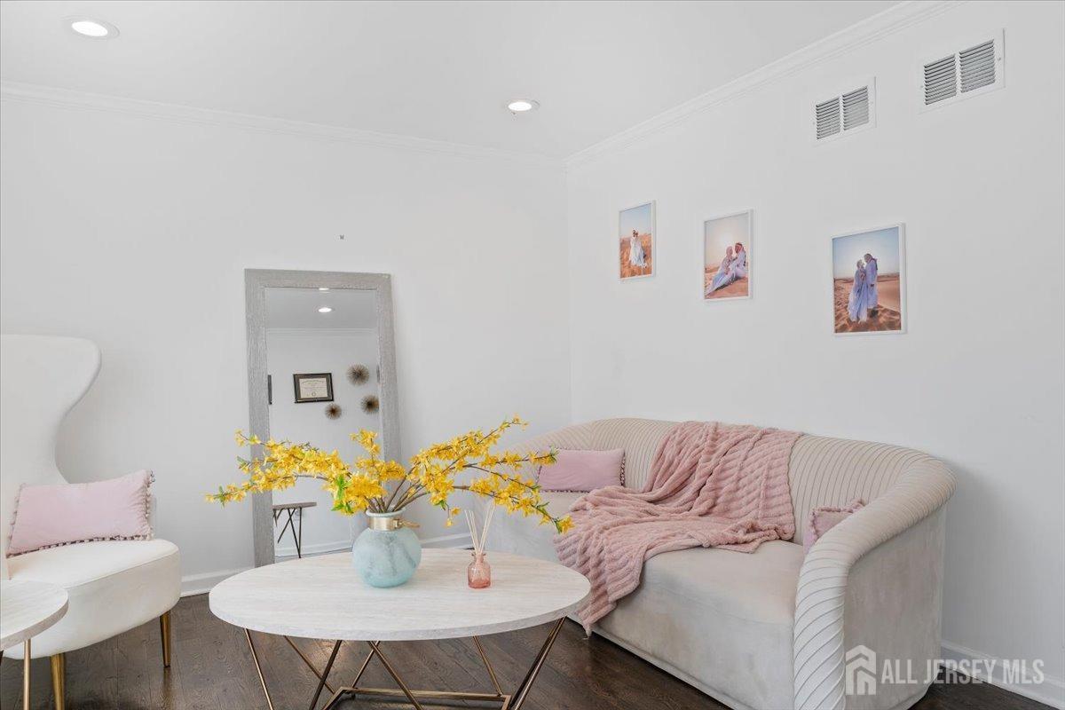 117 W Francis Street, Iselin, New Jersey image 14