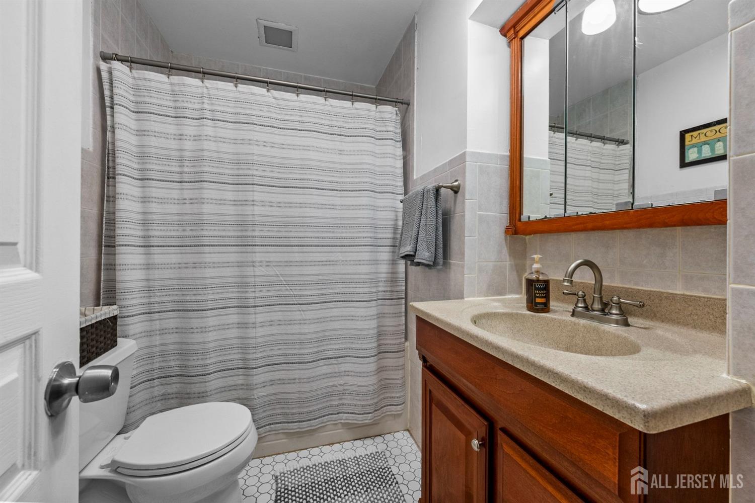 34 Grandview Avenue, Edison, New Jersey image 24