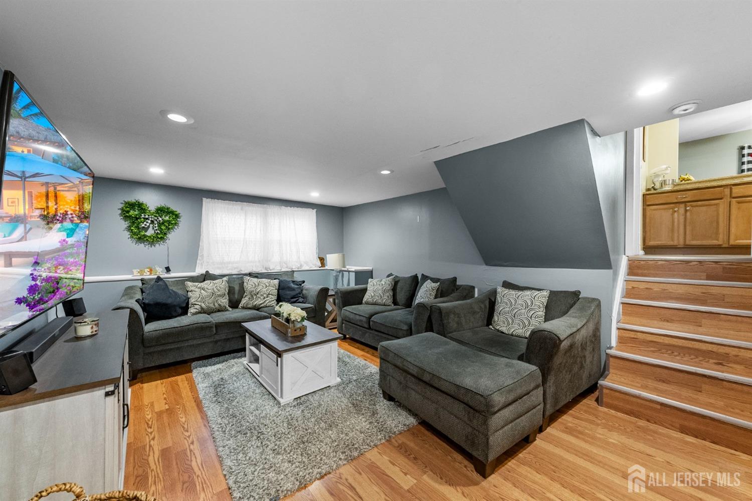 34 Grandview Avenue, Edison, New Jersey image 35
