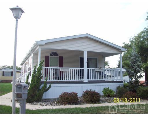 Photo 1 of 7 — 9 Easy Court, Spotswood, NJ 08884