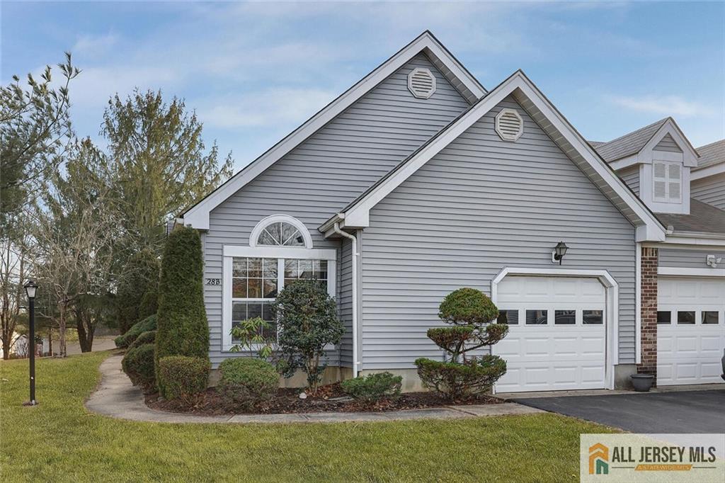 28 Edinburgh Drive #B, Monroe Township, New Jersey image 2