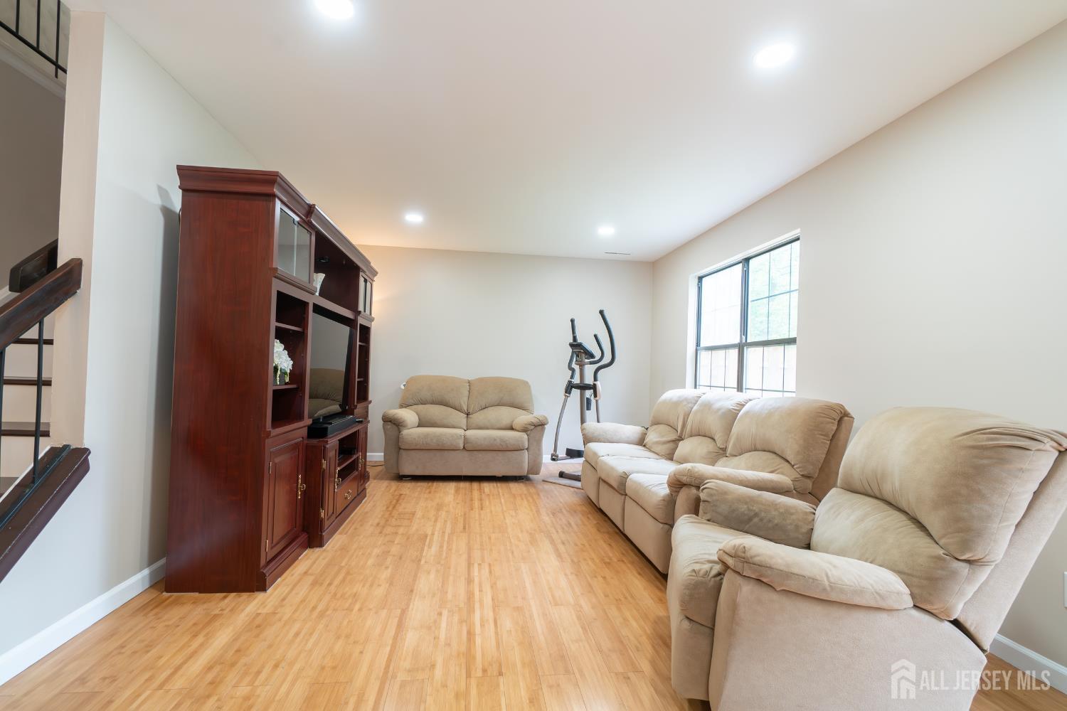 48 Woodfern Street, Edison, New Jersey image 8