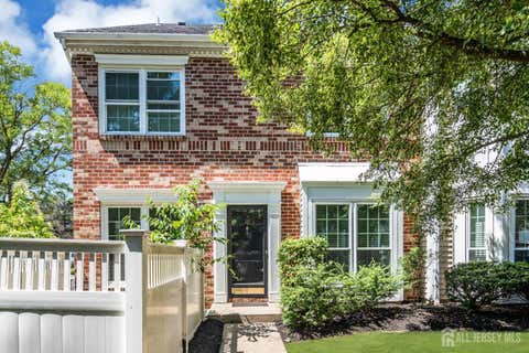 Townhouse For Rent - 10 Brighton Way<br/> North Brunswick, NJ 08902
