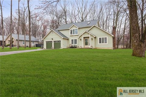 Homes For Sale - 2 Grenoble Court<br/> Old Bridge, NJ 07747