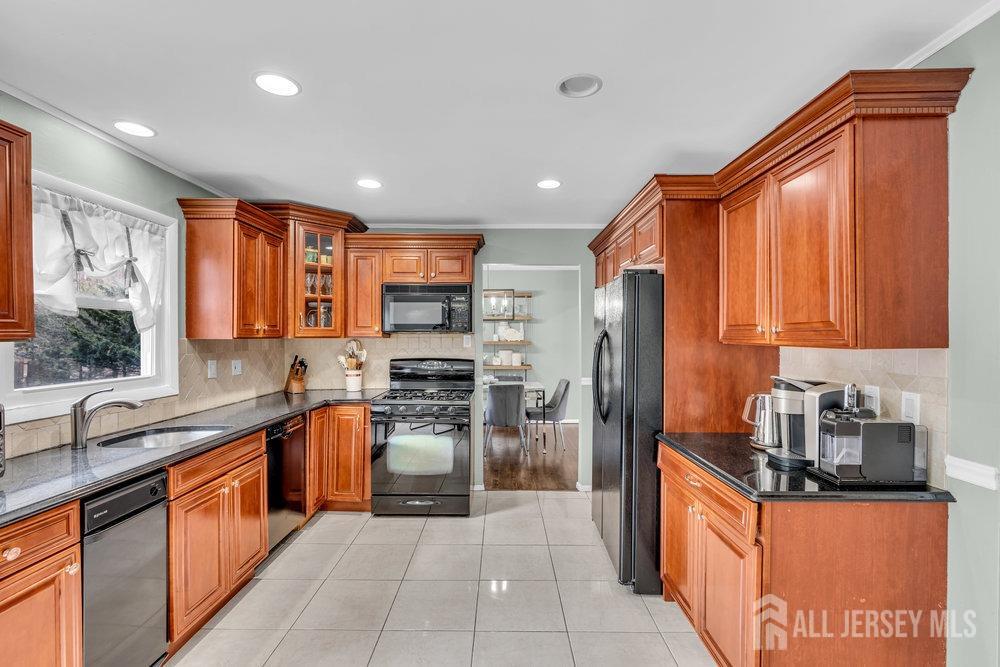 10 Kings Road, East Brunswick, New Jersey image 9