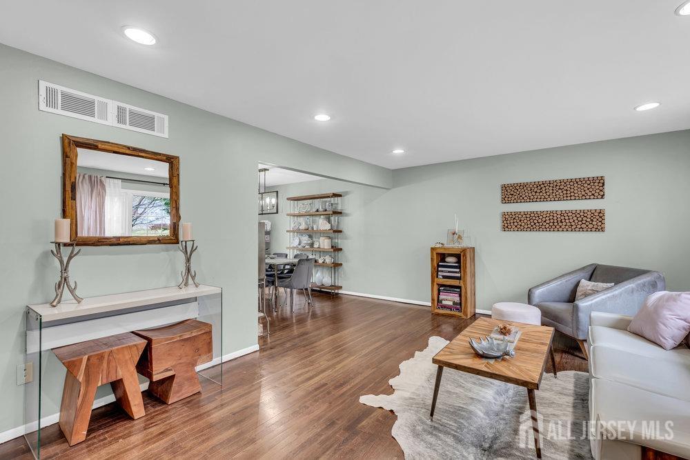10 Kings Road, East Brunswick, New Jersey image 8