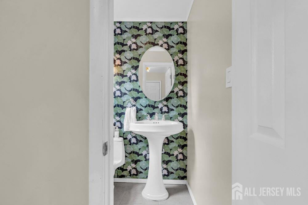 10 Kings Road, East Brunswick, New Jersey image 14