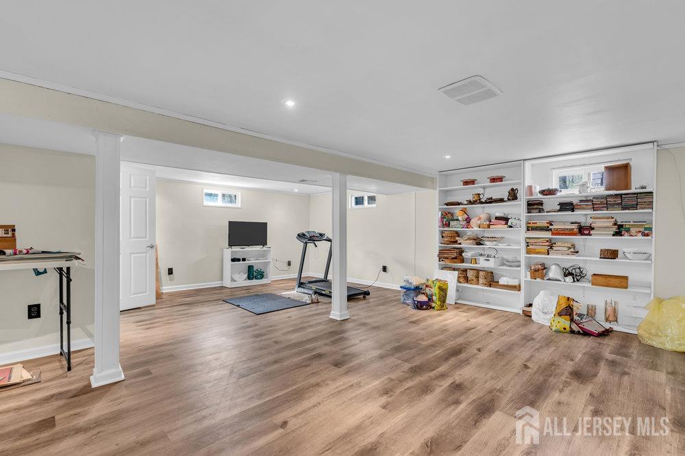 10 Kings Road, East Brunswick, New Jersey image 16