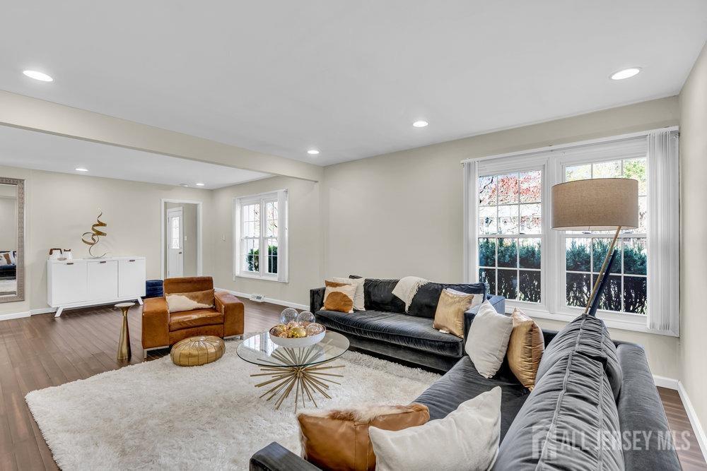 10 Kings Road, East Brunswick, New Jersey image 4