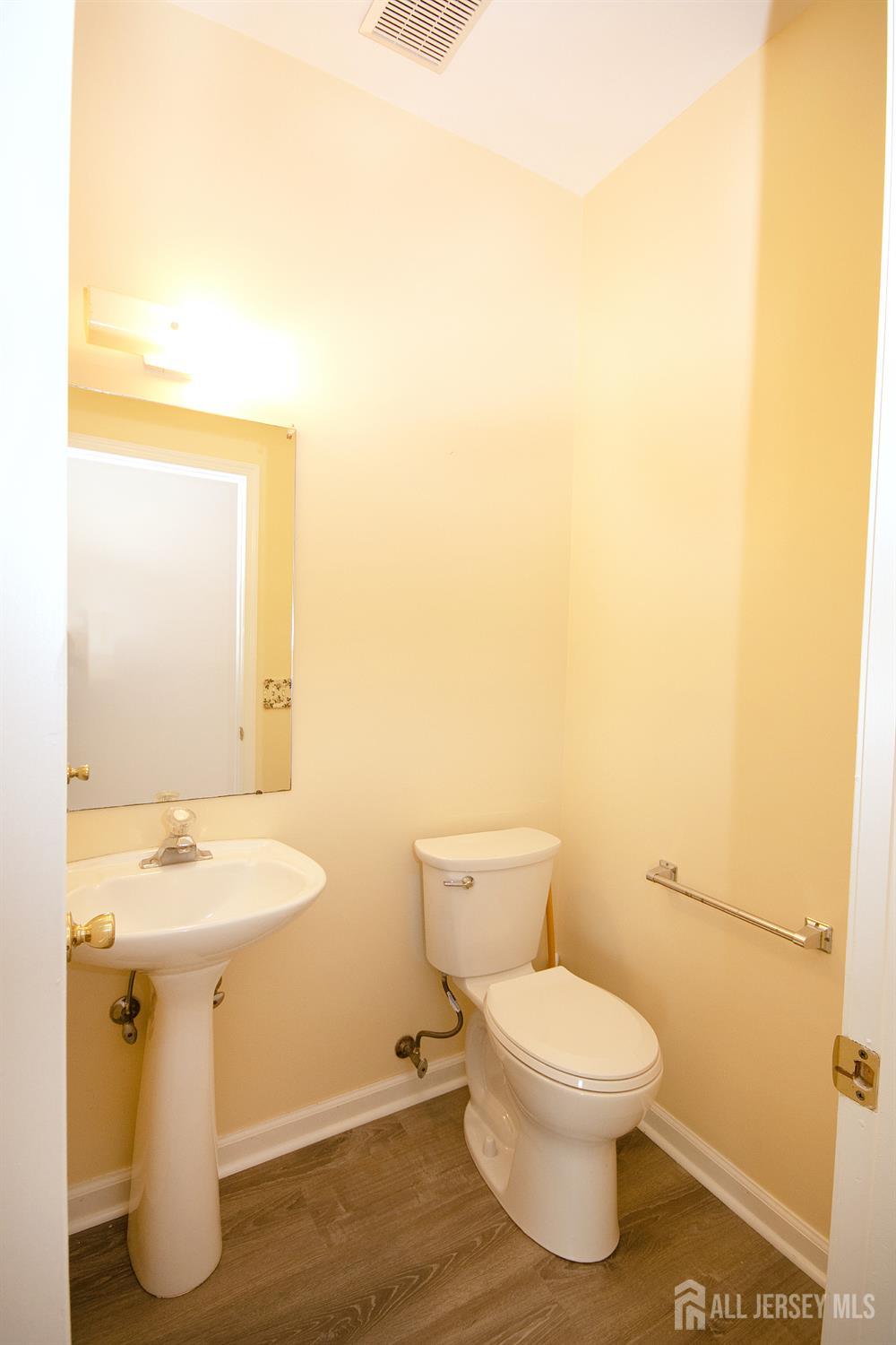 Freehold, New Jersey 07728, United States, 3 Bedrooms Bedrooms, ,3 BathroomsBathrooms,Residential,Active,190134