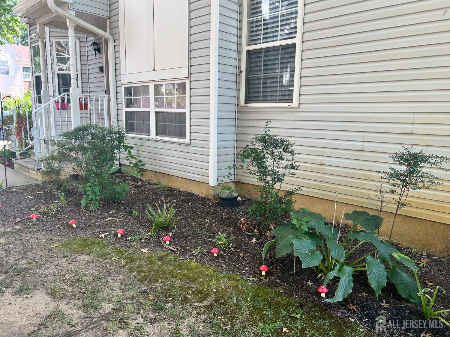 Freehold, New Jersey 07728, United States, 3 Bedrooms Bedrooms, ,3 BathroomsBathrooms,Residential,Active,190134