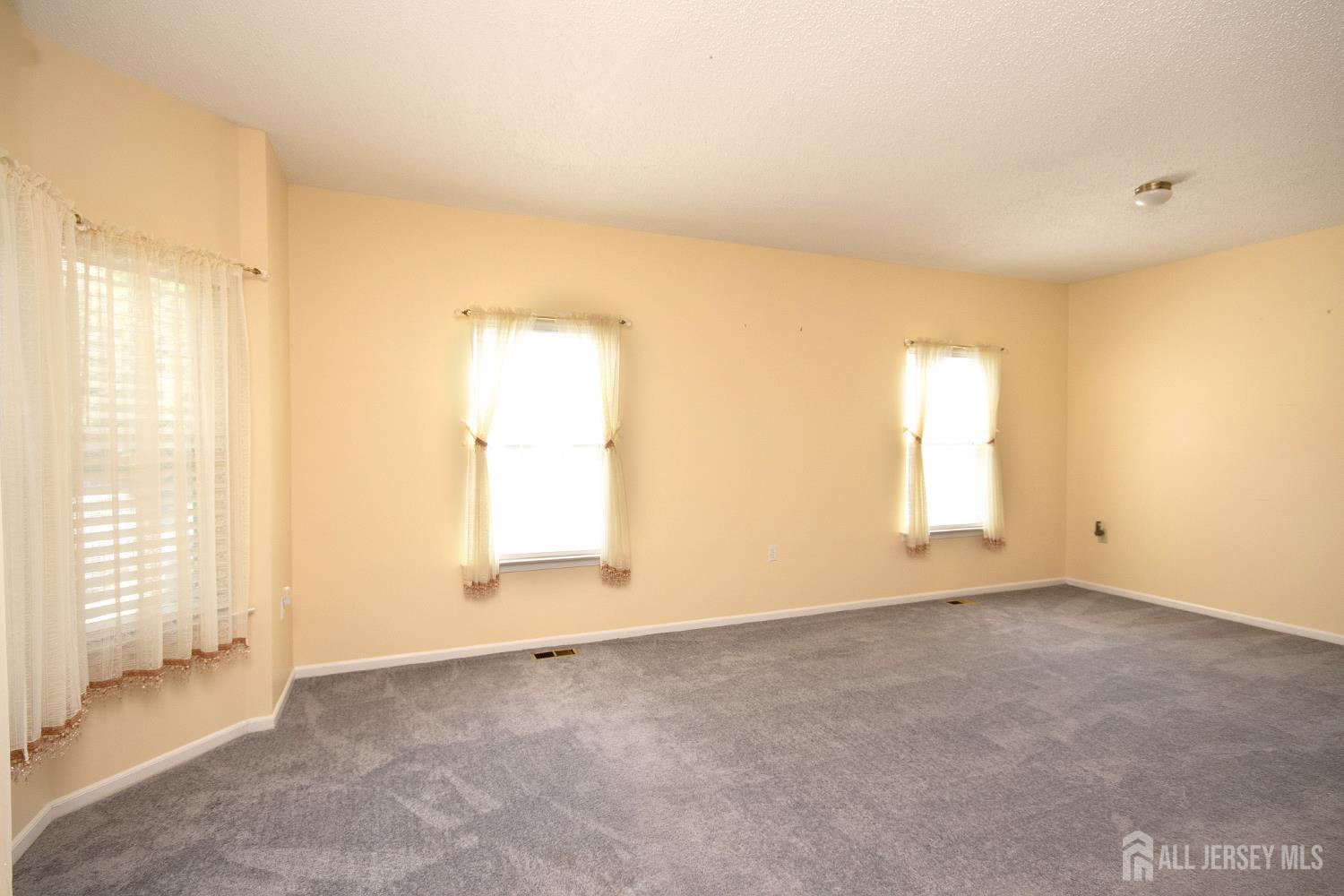 Freehold, New Jersey 07728, United States, 3 Bedrooms Bedrooms, ,3 BathroomsBathrooms,Residential,Active,190134