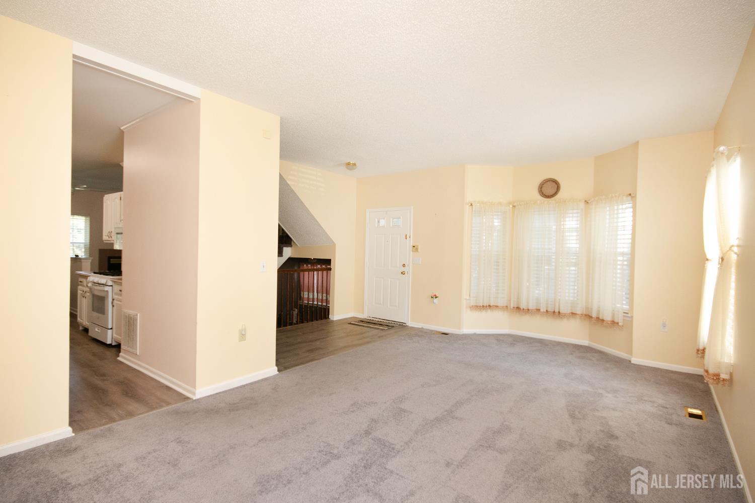 Freehold, New Jersey 07728, United States, 3 Bedrooms Bedrooms, ,3 BathroomsBathrooms,Residential,Active,190134