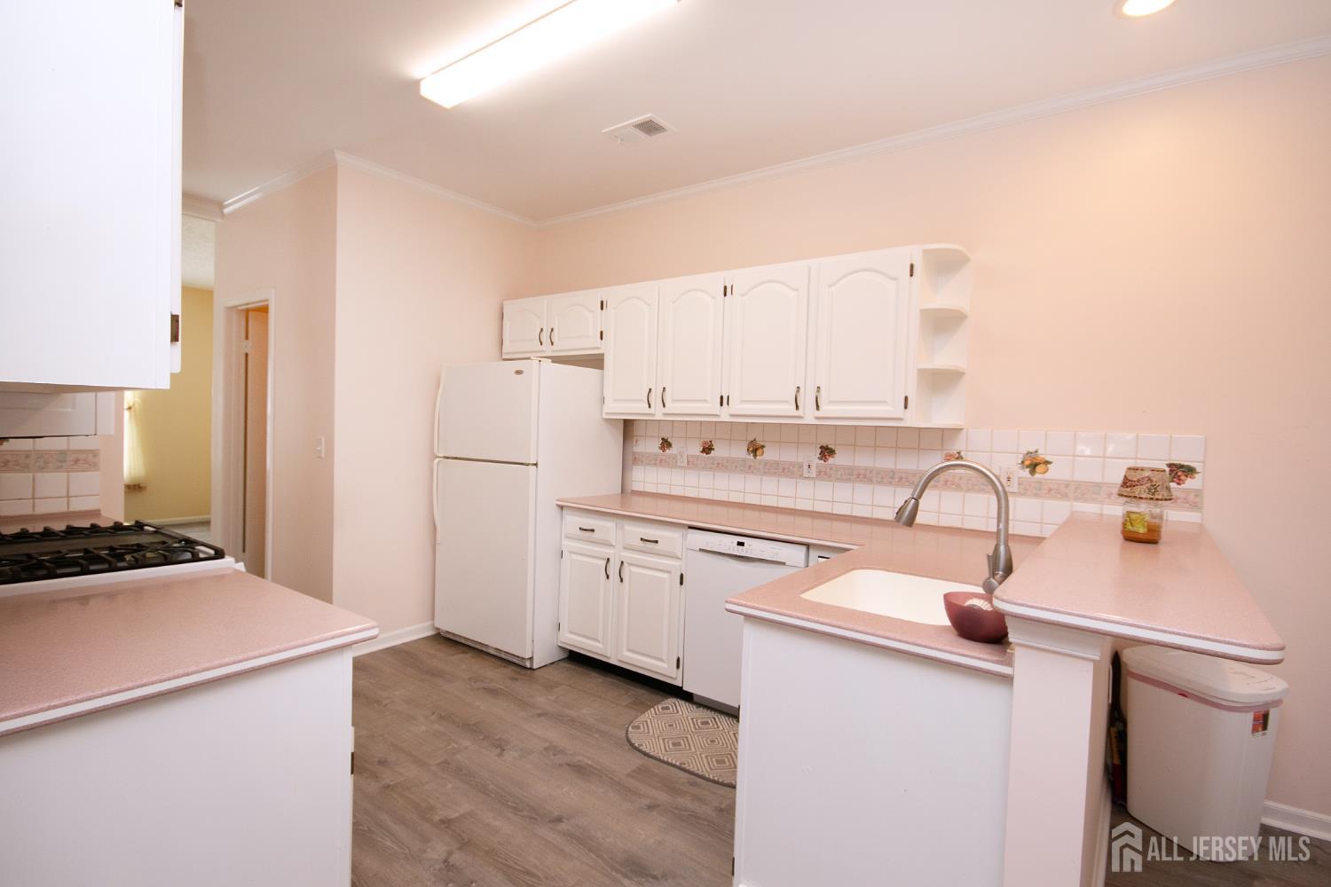 Freehold, New Jersey 07728, United States, 3 Bedrooms Bedrooms, ,3 BathroomsBathrooms,Residential,Active,190134