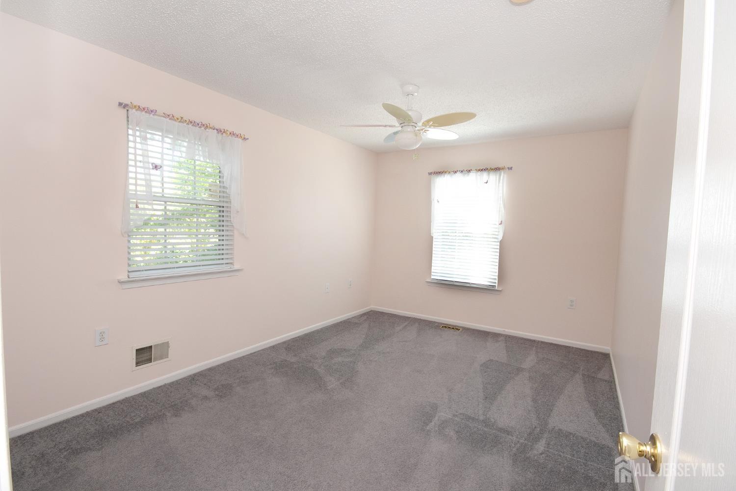 Freehold, New Jersey 07728, United States, 3 Bedrooms Bedrooms, ,3 BathroomsBathrooms,Residential,Active,190134