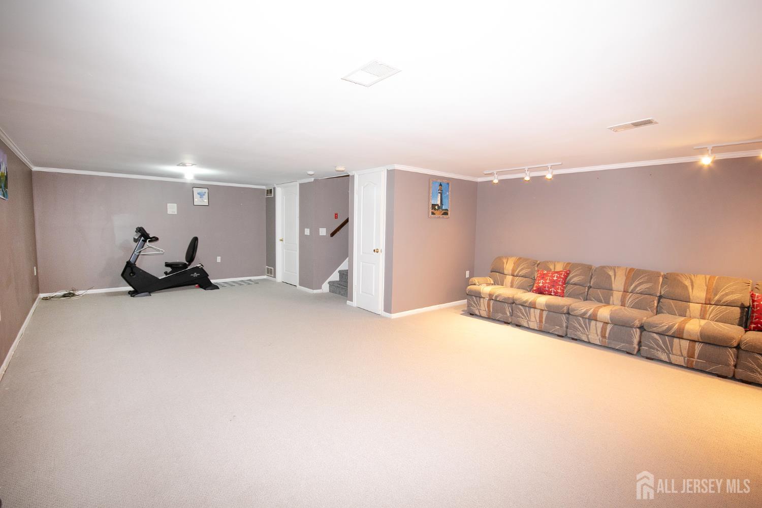 Freehold, New Jersey 07728, United States, 3 Bedrooms Bedrooms, ,3 BathroomsBathrooms,Residential,Active,190134