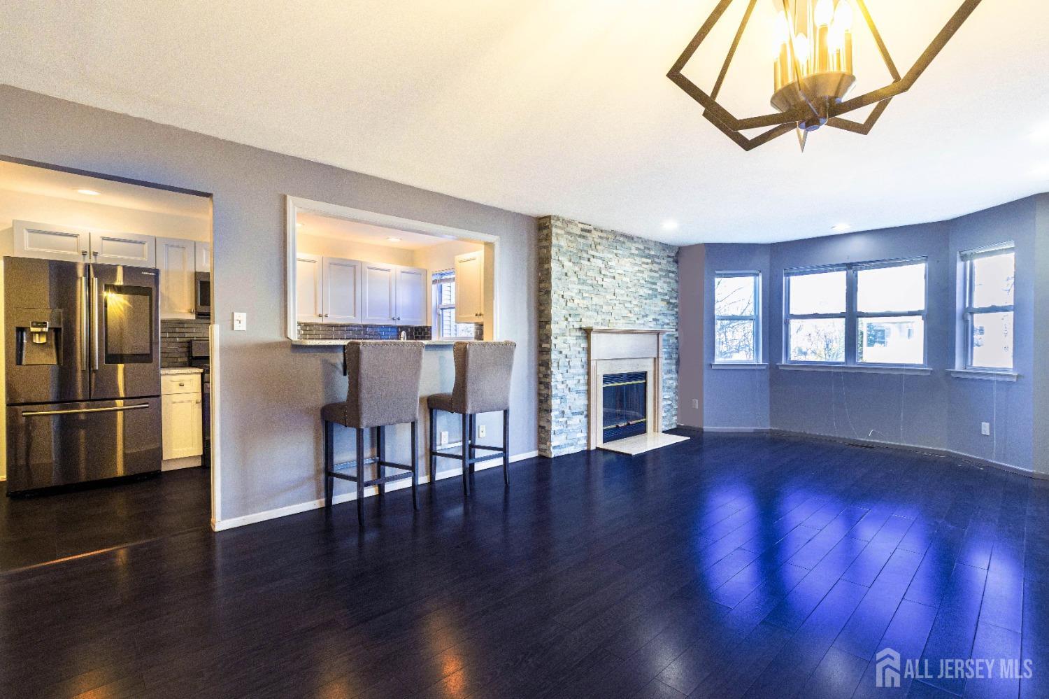 Manville, New Jersey 08835, United States, 3 Bedrooms Bedrooms, ,1 BathroomBathrooms,Residential,Active,101985