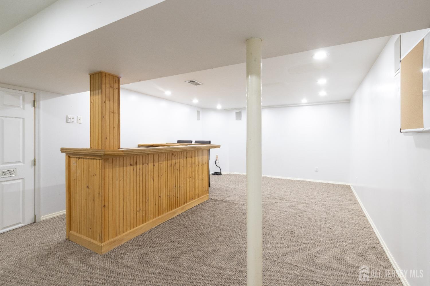 Manville, New Jersey 08835, United States, 3 Bedrooms Bedrooms, ,1 BathroomBathrooms,Residential,Active,101985