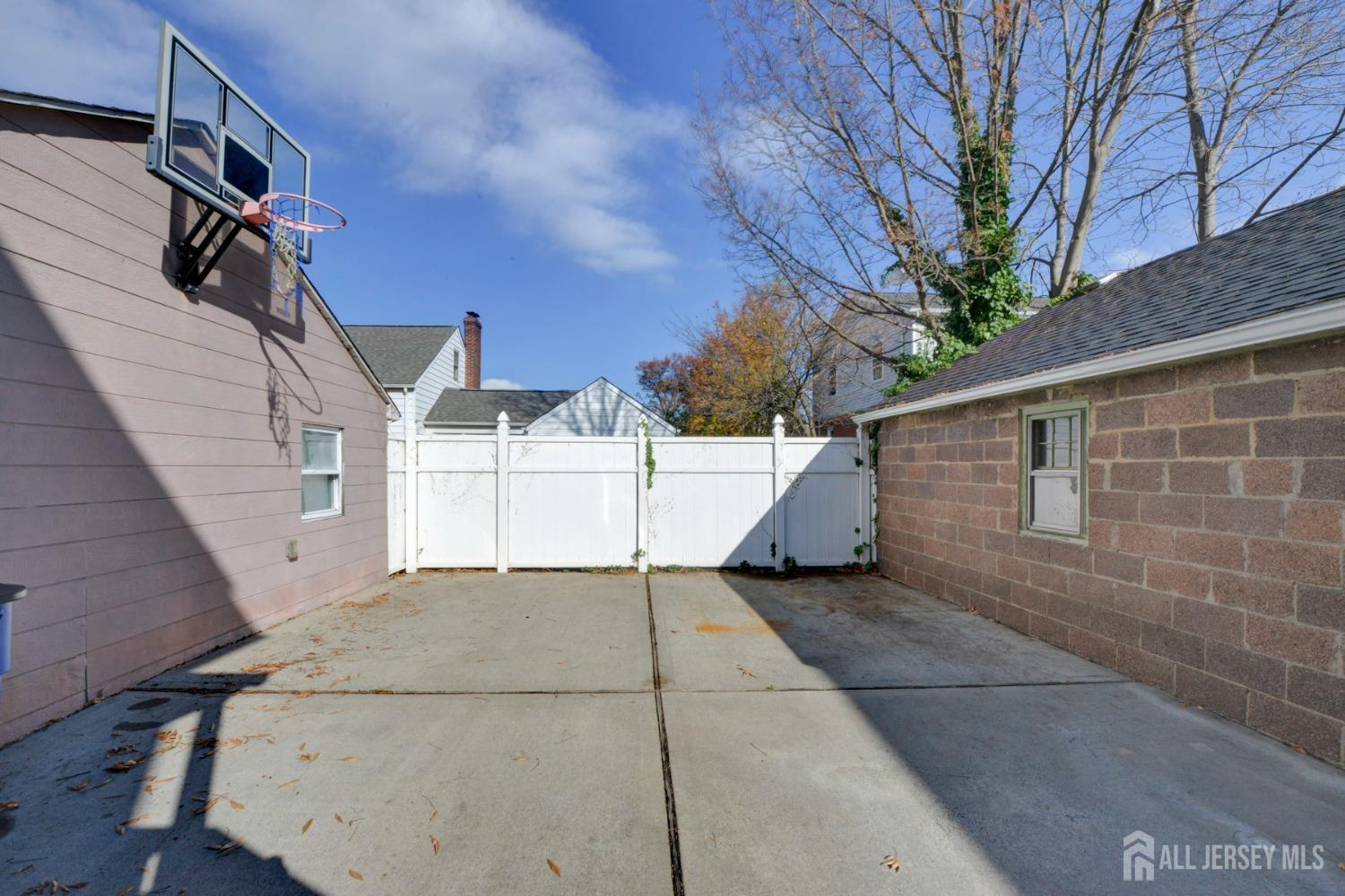 66 Louis Street, Carteret, New Jersey image 4