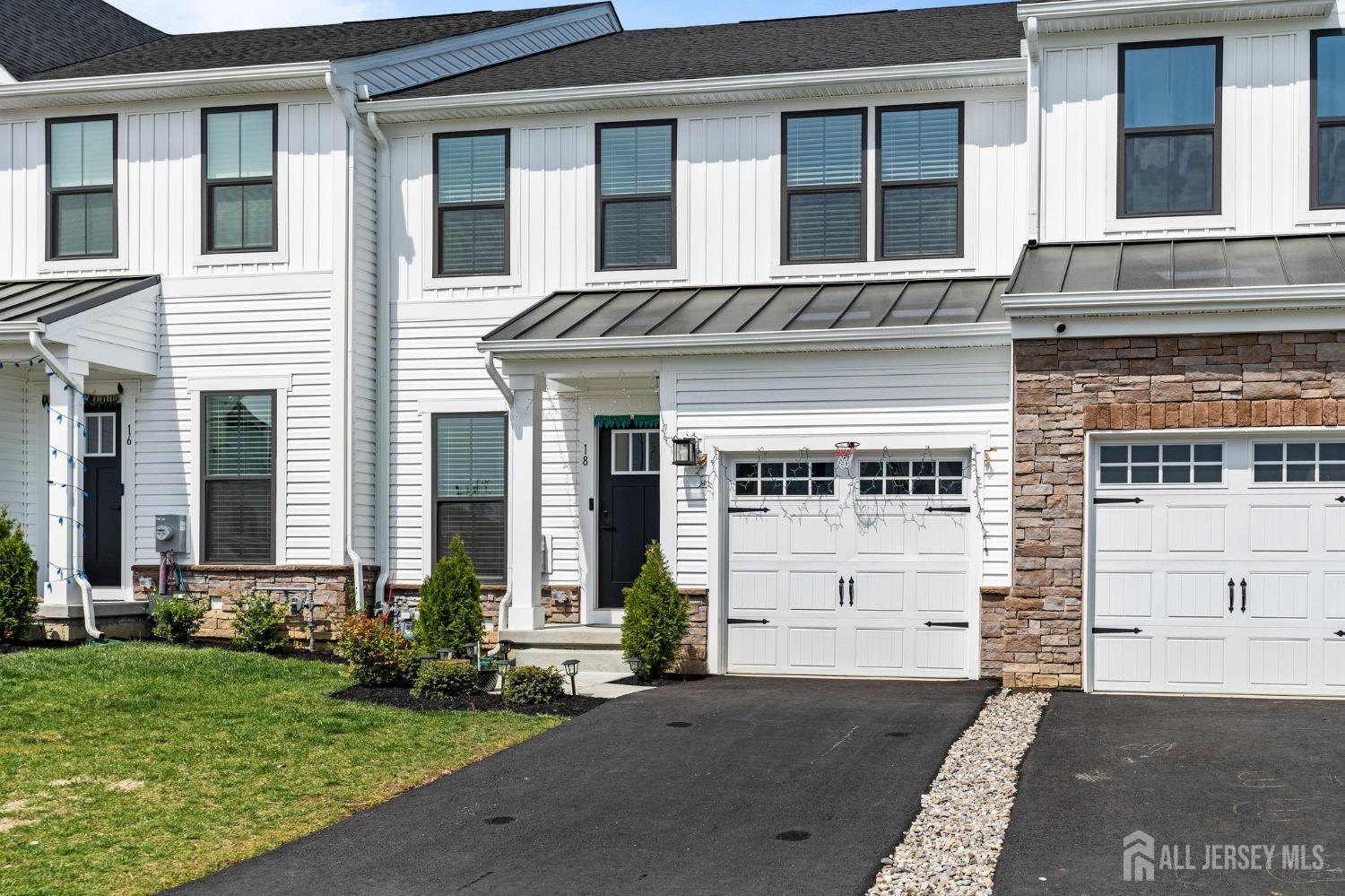 18 Rosemary Way, Mount Laurel, New Jersey image 2
