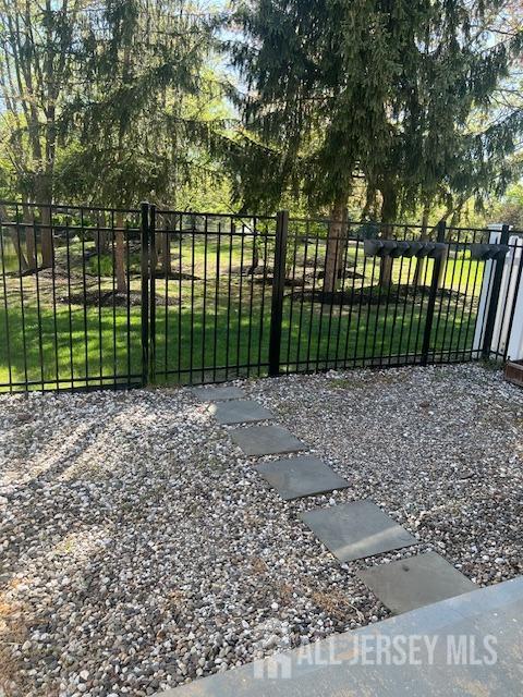 North Brunswick, New Jersey 08902, United States, 2 Bedrooms Bedrooms, ,3 BathroomsBathrooms,Residential,Active,118166