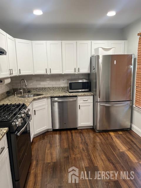 North Brunswick, New Jersey 08902, United States, 2 Bedrooms Bedrooms, ,3 BathroomsBathrooms,Residential,Active,118166
