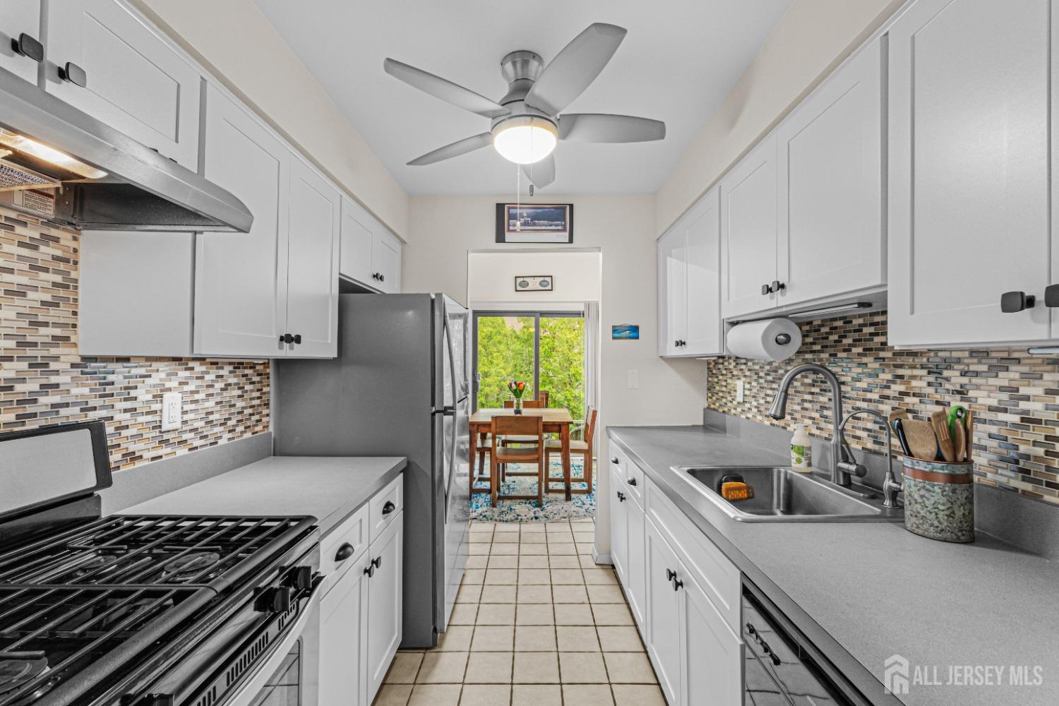 182 Heywood Court, Old Bridge, New Jersey image 5