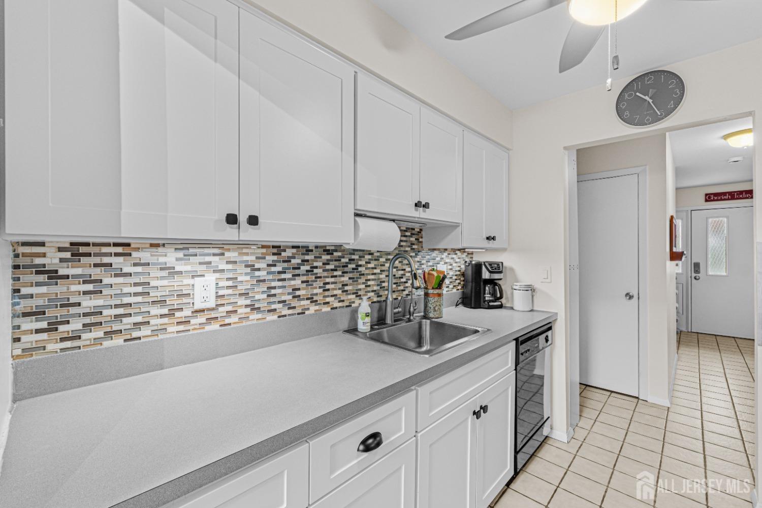 182 Heywood Court, Old Bridge, New Jersey image 6