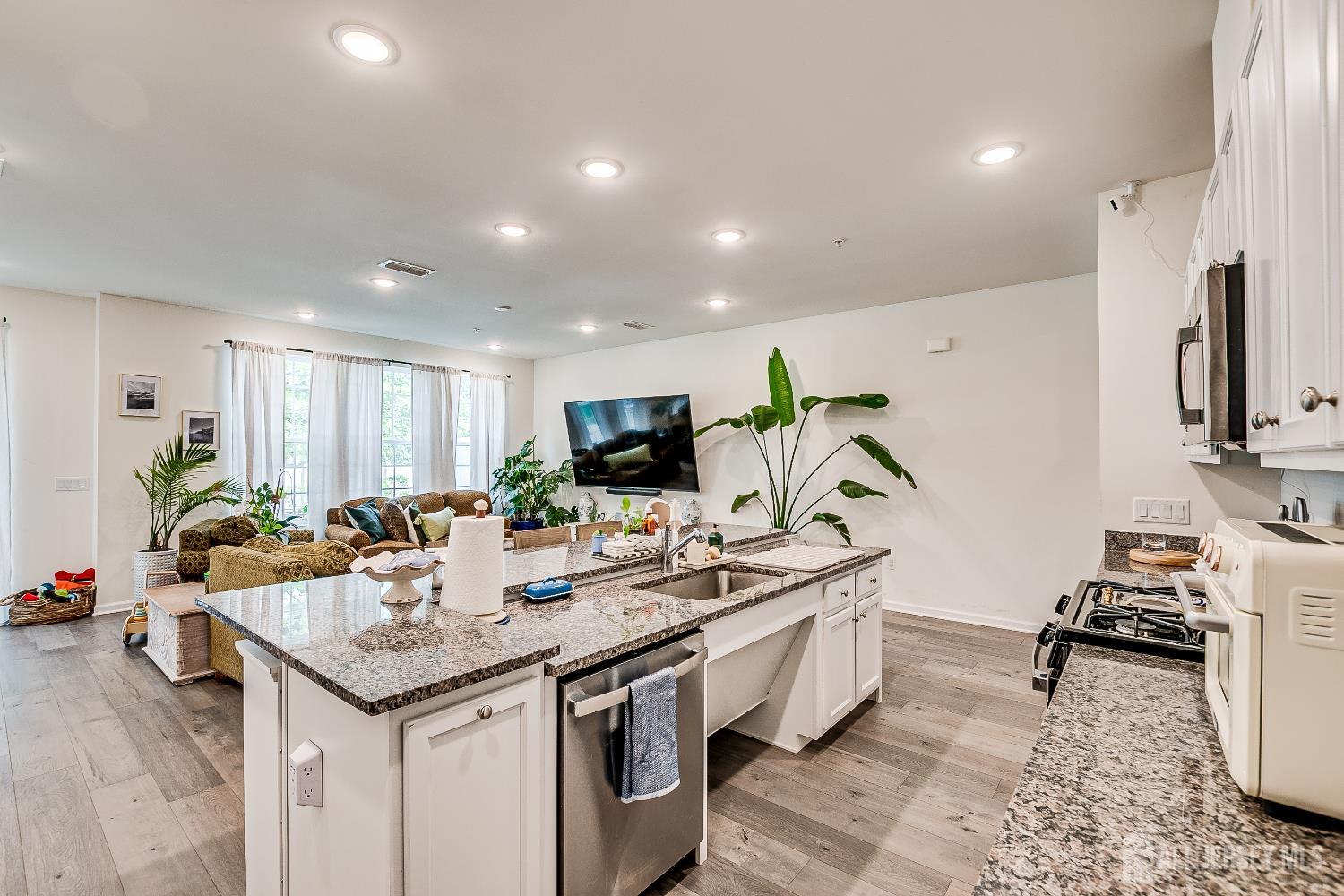 224 Park Lane, Dunellen, New Jersey image 16
