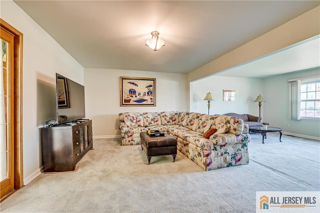 35 Groendyke Lane, Plainsboro, New Jersey image 6