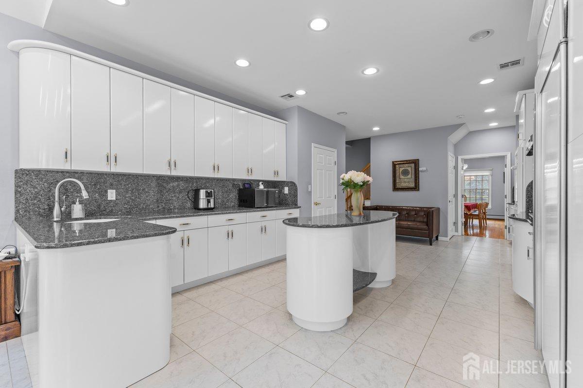 818 Holmdel Road #B, Holmdel, New Jersey image 15