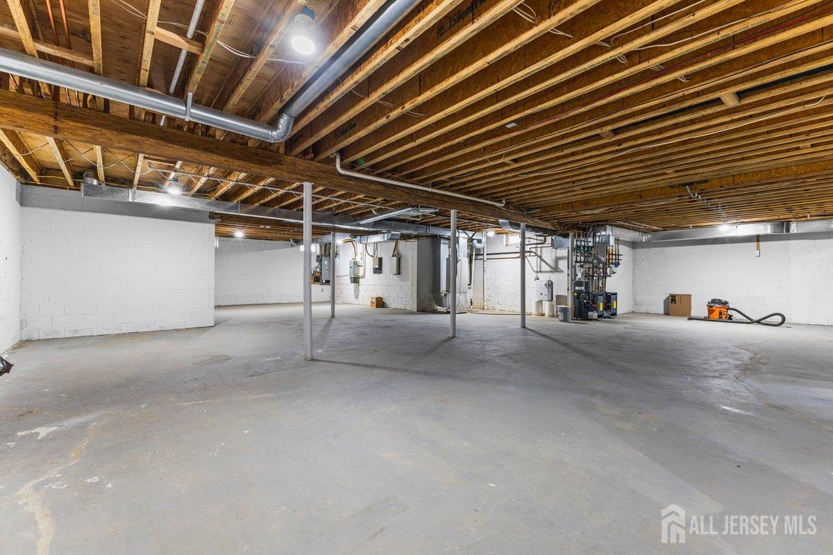 818 Holmdel Road #B, Holmdel, New Jersey image 45