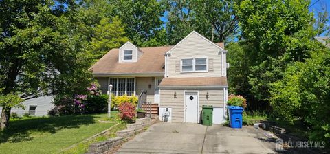 Homes For Sale - 12 University Place<br/> Middlesex County, Sayreville, NJ 08859
