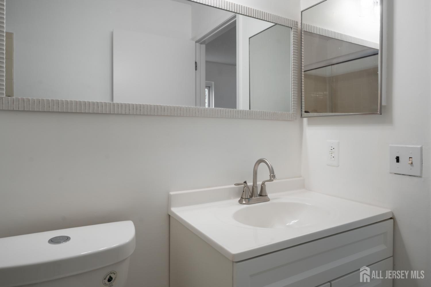 172 Applegate Lane, East Brunswick, New Jersey image 9