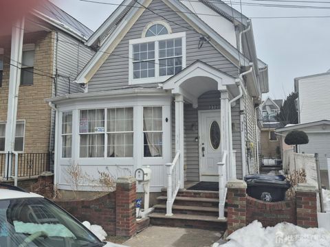 Homes For Sale - 312 Kirkland Place<br/> Perth Amboy, NJ 08861