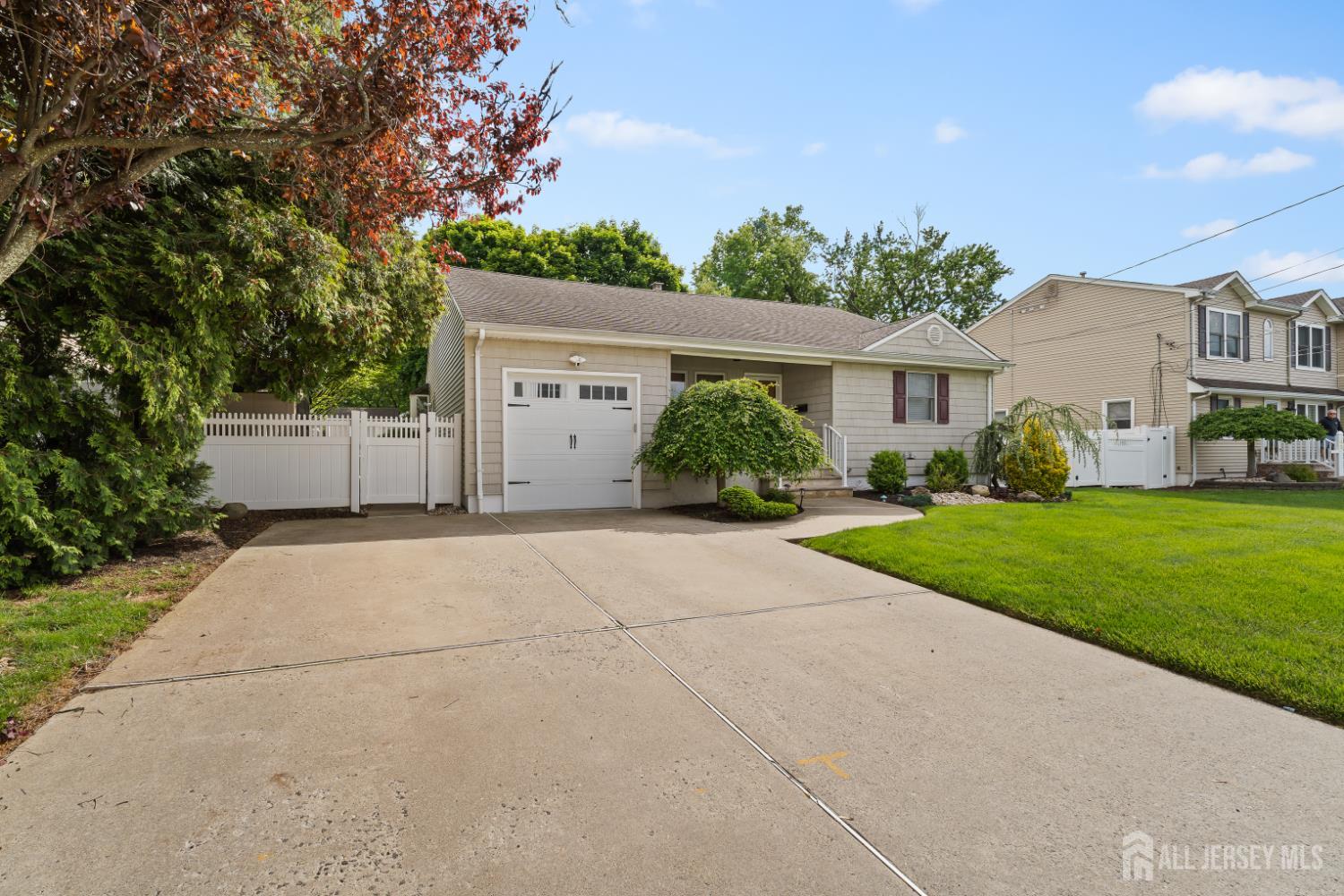 31 Middlehill Road