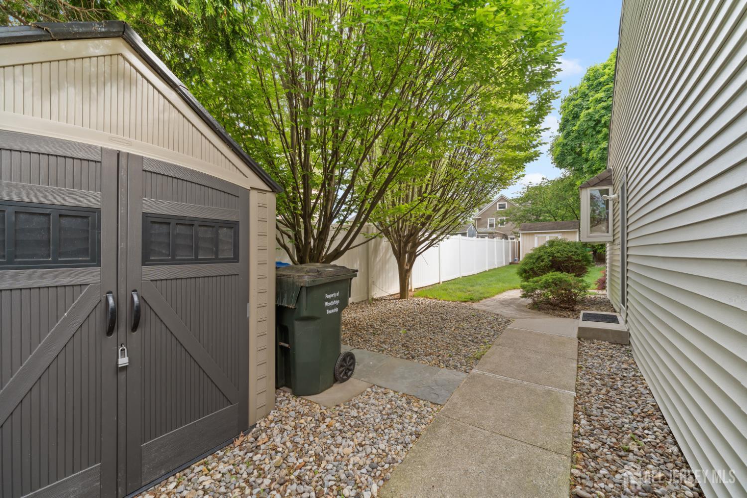 31 Middlehill Road