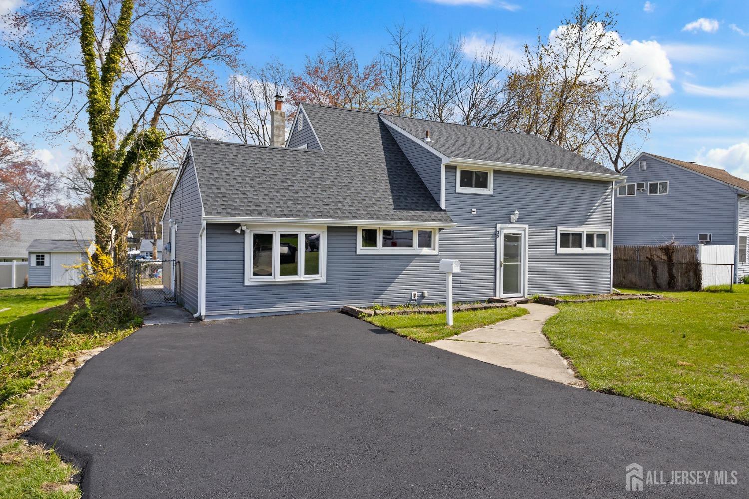 38 Pine Tree Road, Old Bridge, New Jersey image 1