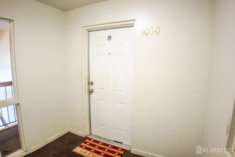 Condo For Sale - 1030 Edpas Road<br/> Middlesex County, New Brunswick, NJ 08901